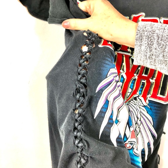 Black Lynyrd Skynyrd Concert Tee Size Med/Lrg - Picture 4 of 4